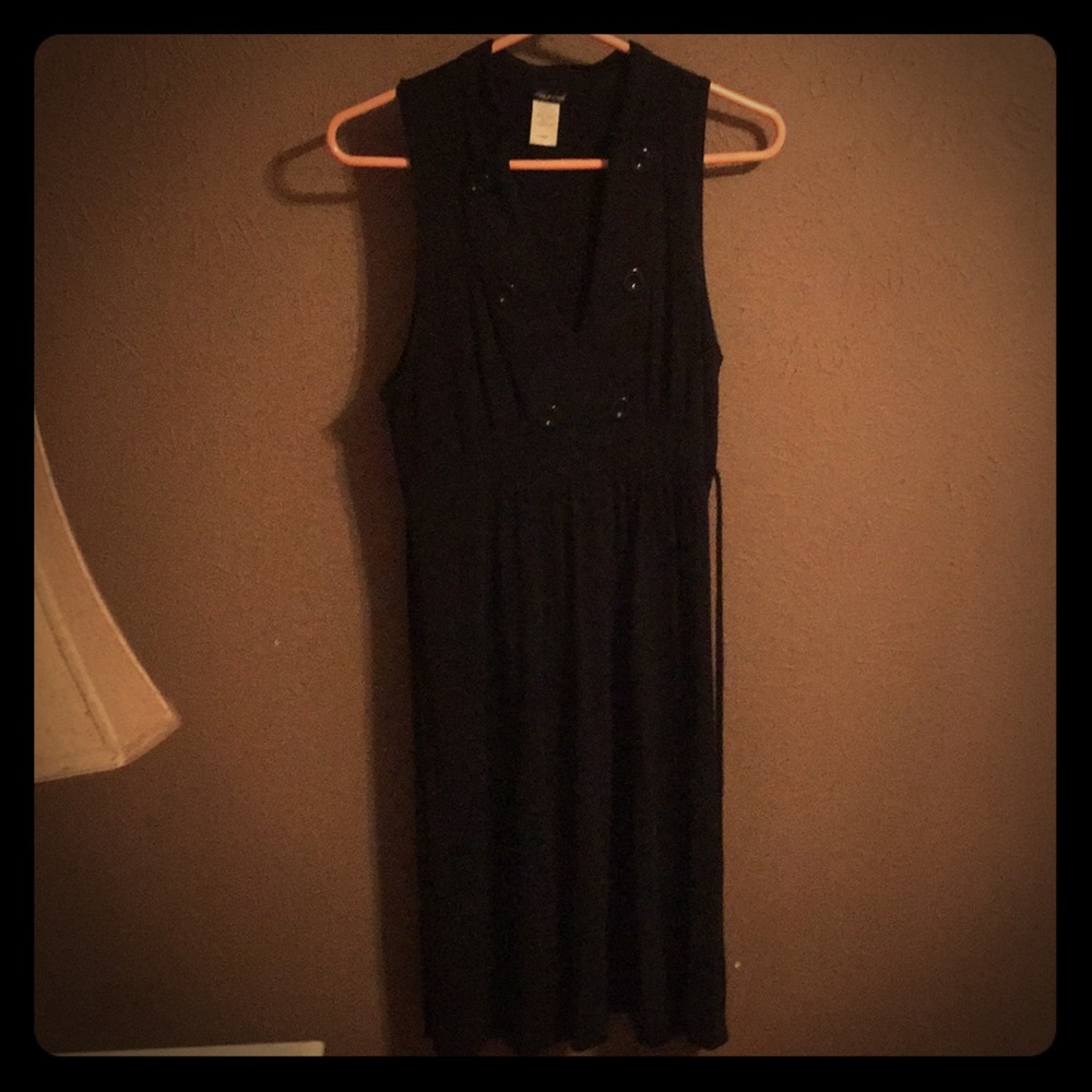 Black, Sleeveless, Tie-waist Dress